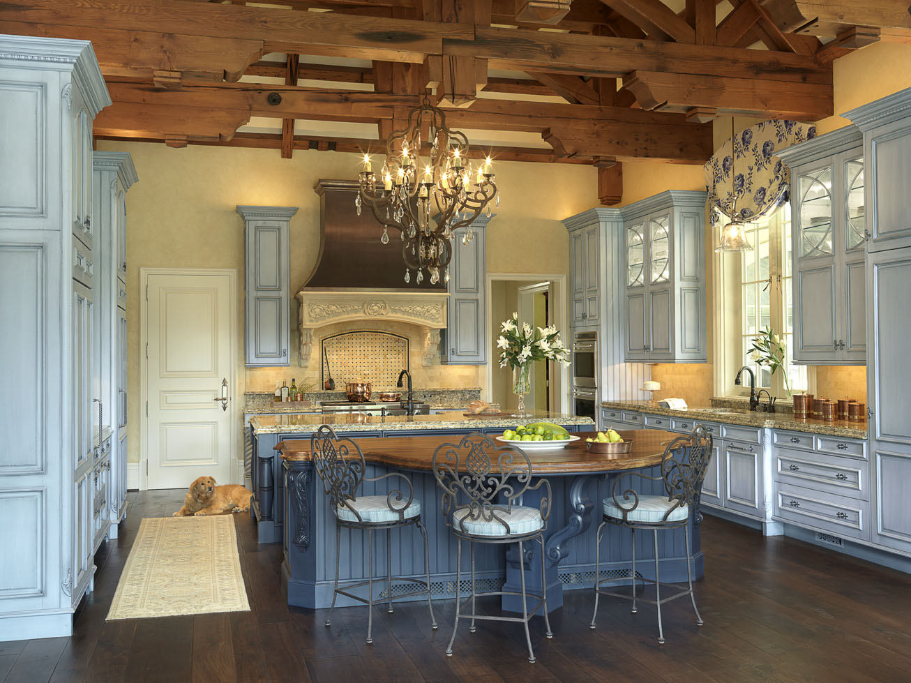https://glenalspaughkitchens.com/wp-content/uploads/2020/03/French-Blue-kitchen-overall-Alise-OBrien-Photography-website-copy.jpg